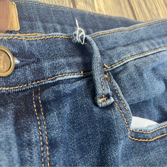 Driftwood Jackie Embroidered Jeans Women's Size 31 - Picture 7 of 16